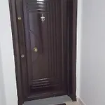 2 Bedroom Apartment 100M From Beach