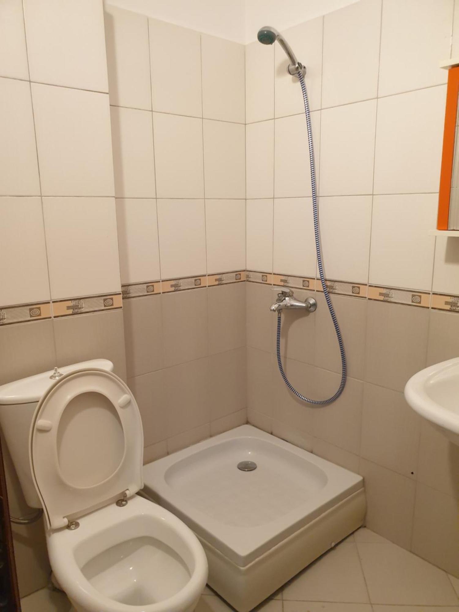 2 Bedroom 100m From * Sarandë