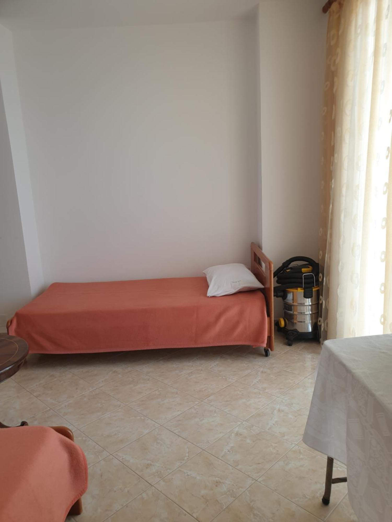 2 Bedroom 100m From