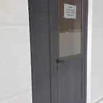 2 Bedroom Apartment 100M From Beach